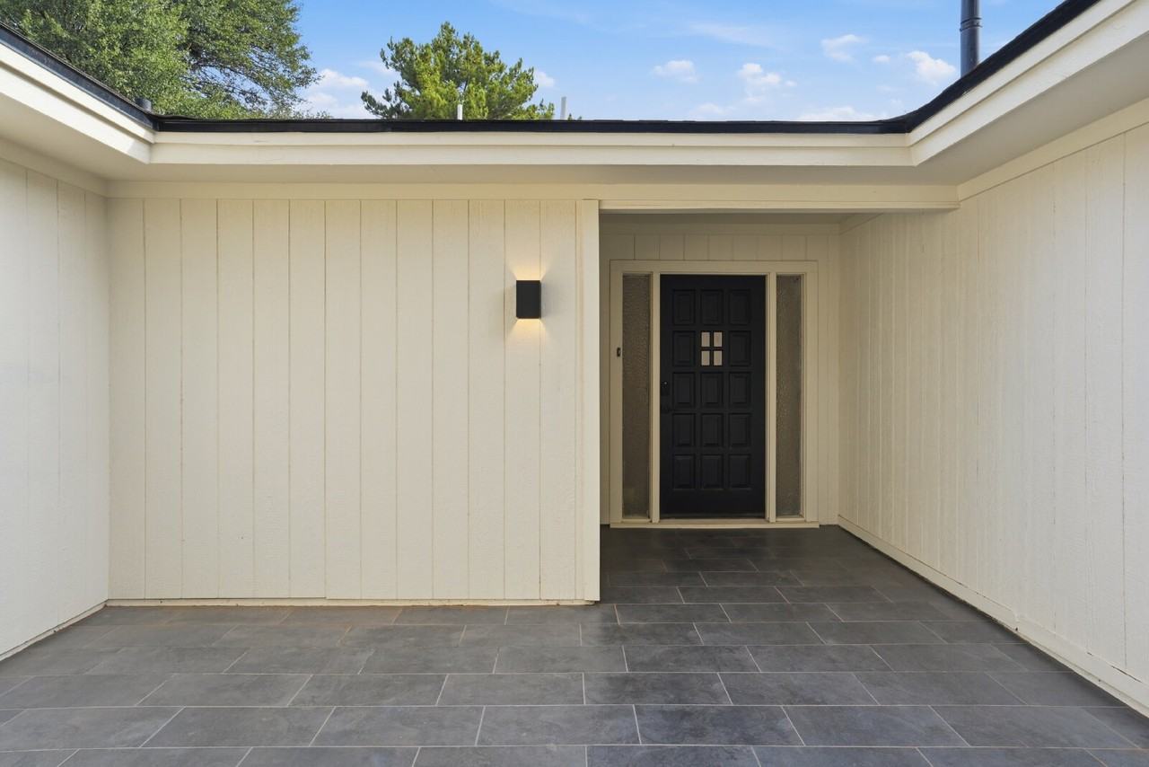 3502 77th Dr - Photo 4 of 30