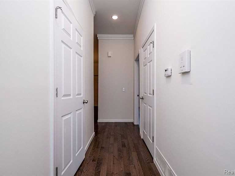 453 E Milwaukee St - Photo 2 of 23