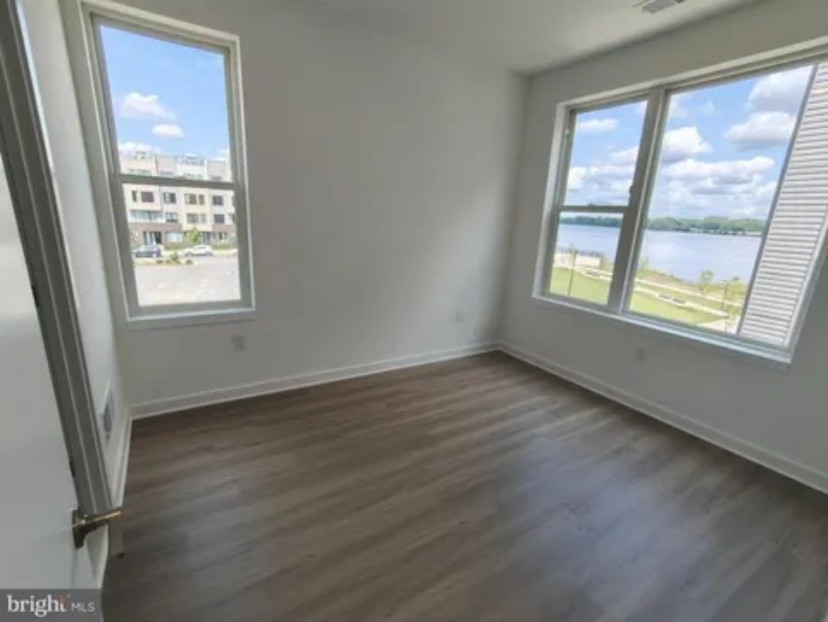 3040 S Northbank Pl #NA - Photo 3 of 21