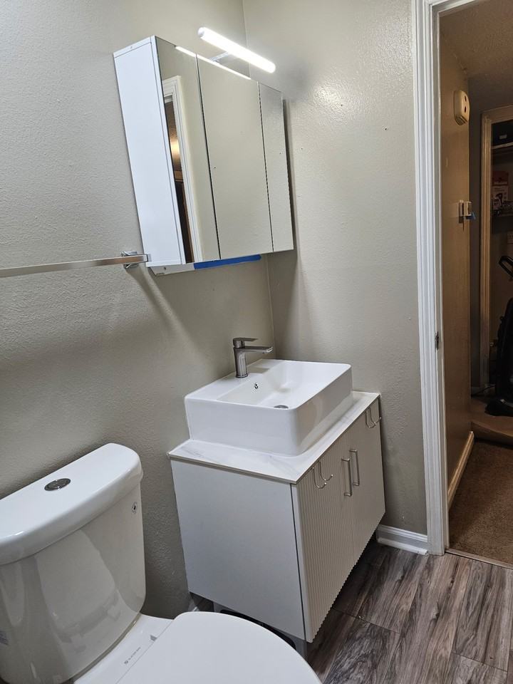 228 Manson Ave #D - Photo 4 of 8