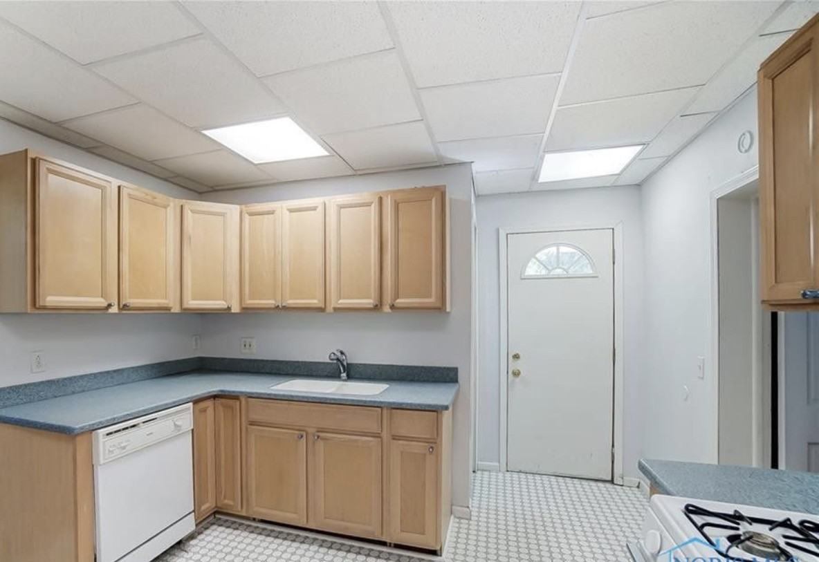 319 Pearl St #3 - Photo 2 of 13