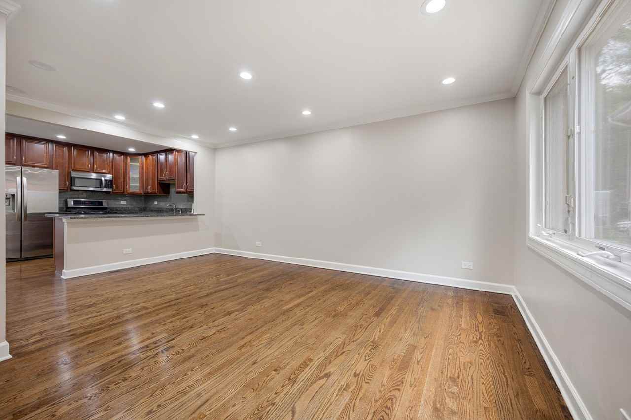 1715 W Thome Ave #NONE - Photo 7 of 16