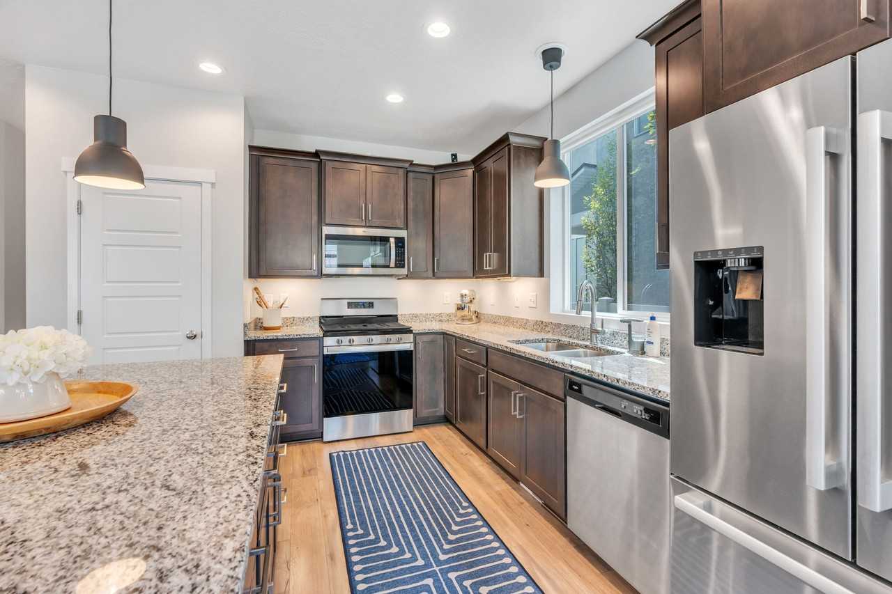 4201 E Tivon Ln #NA - Photo 5 of 32