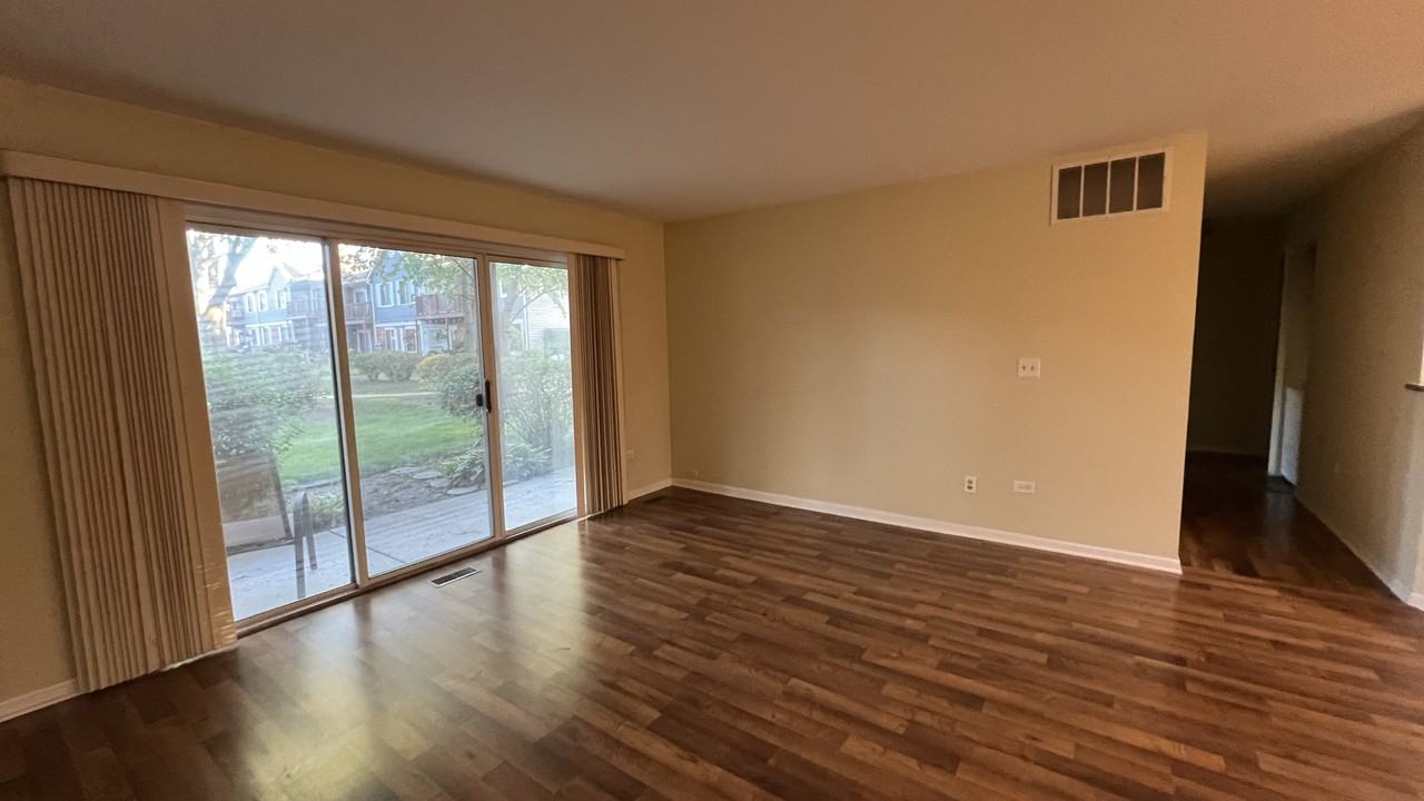 383 Sandhurst Cir #2 - Photo 5 of 14