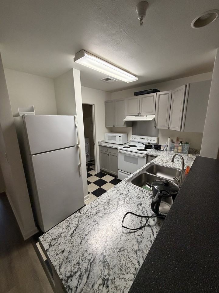 157 Yellowstone Dr #8C - Photo 7 of 18
