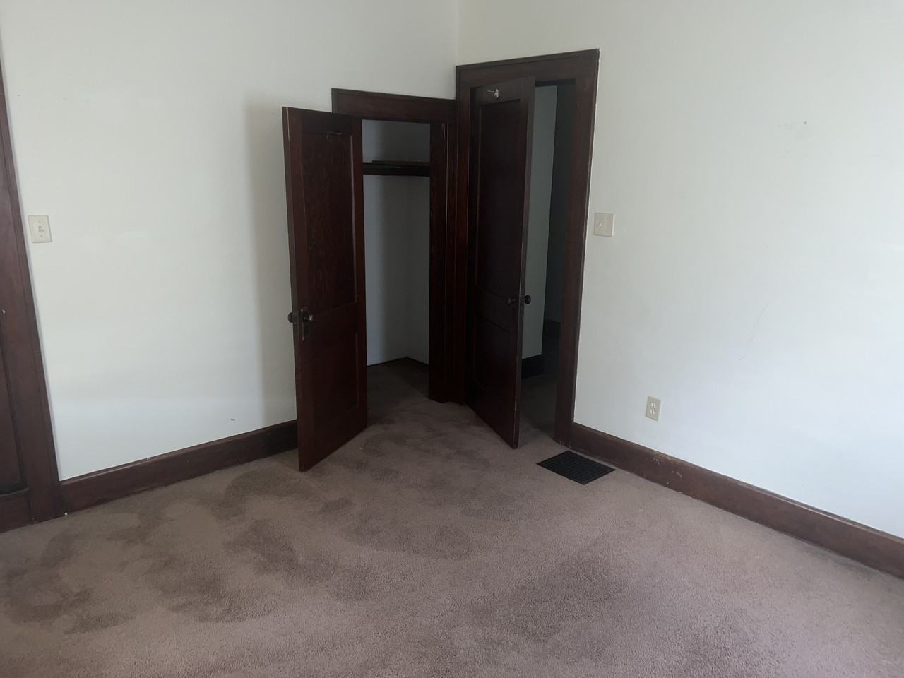 704 Burlington Ave #704 - Photo 2 of 5