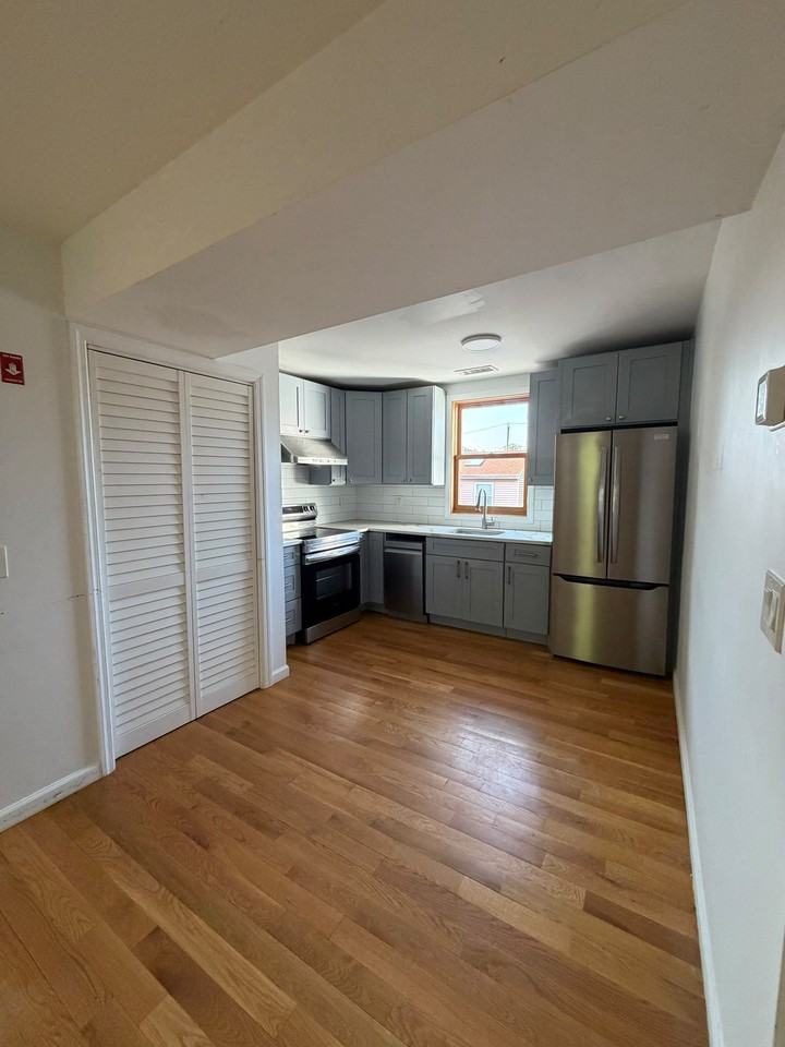 39 Silvermine Ave #2 - Photo 5 of 15