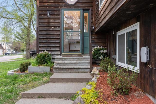 2537 Malletts Bay Ave #A - Photo 4 of 24
