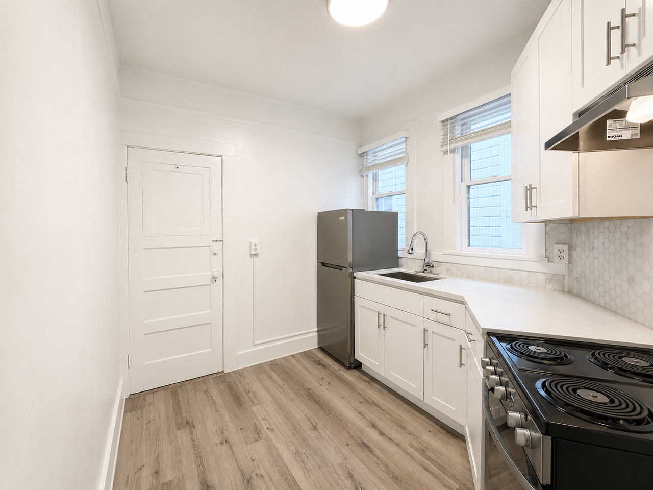 2835 Van Ness Ave #5 - Photo 2 of 8