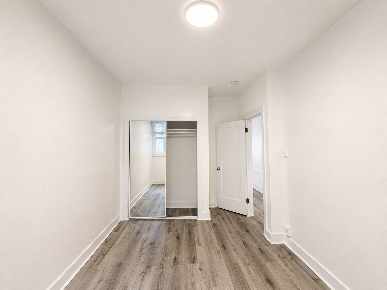 2835 Van Ness Ave #5 - Photo 5 of 8