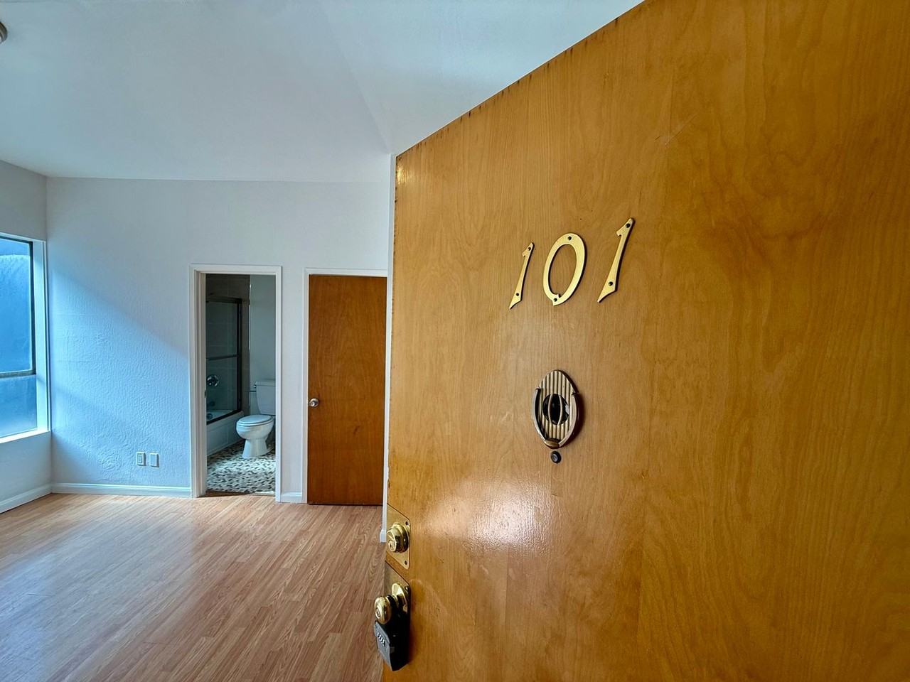 1104 Stockton St #101 - Photo 2 of 9