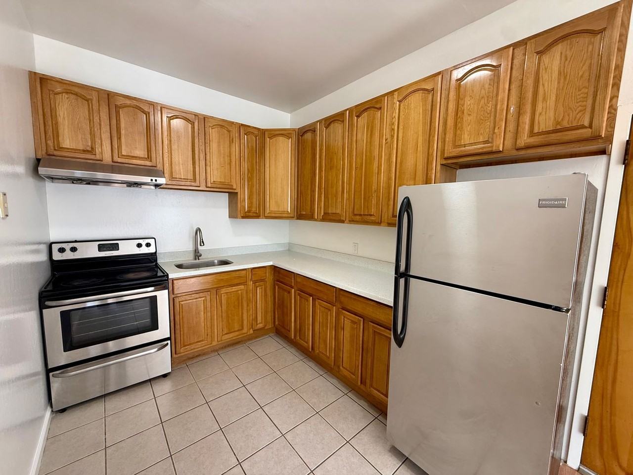 1104 Stockton St #101 - Photo 4 of 9