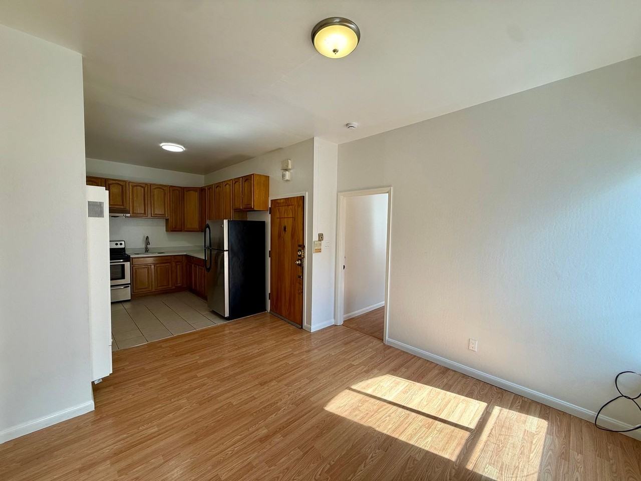 1104 Stockton St #101 - Photo 5 of 9
