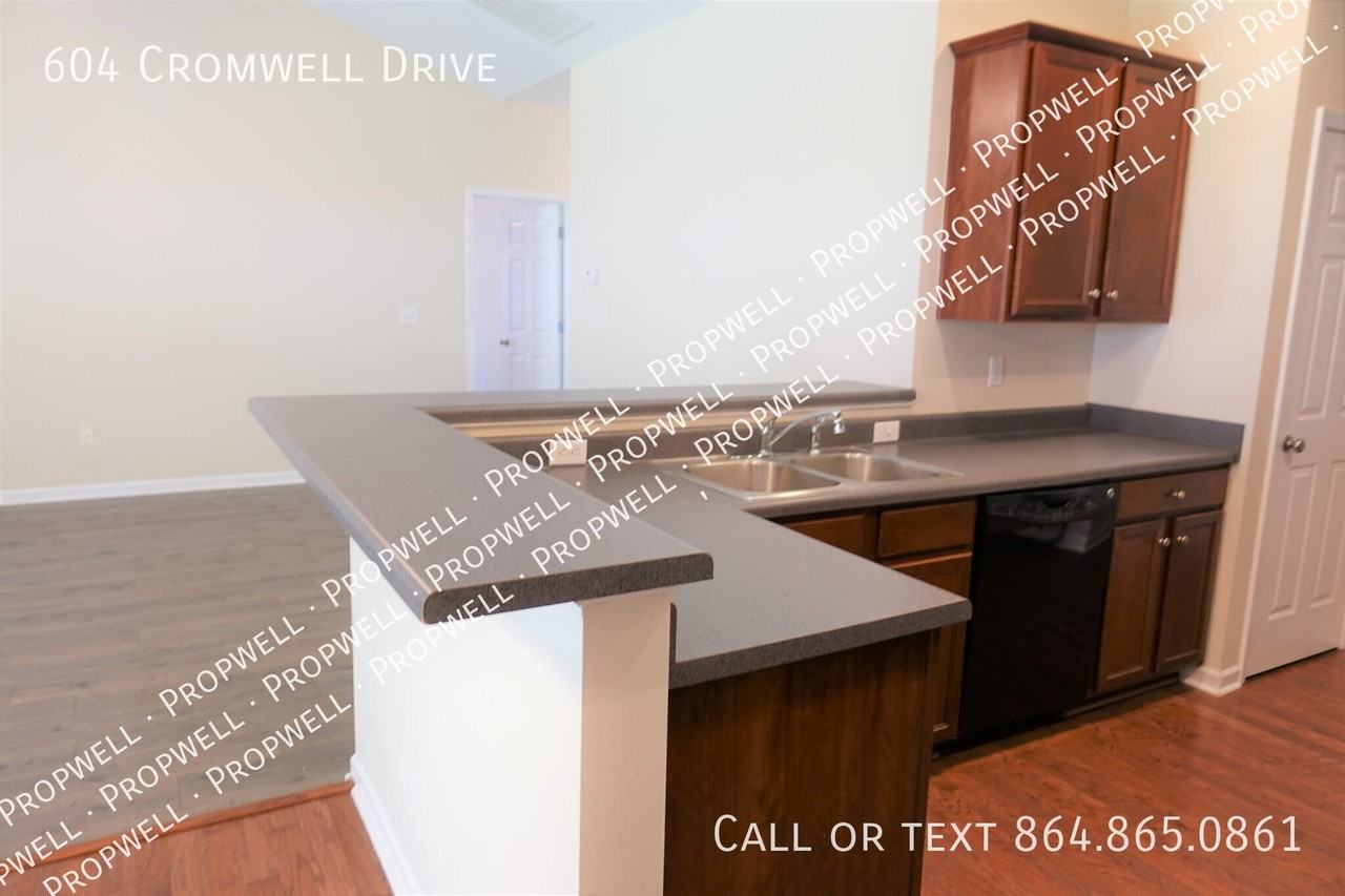604 Cromwell Dr - Photo 7 of 27