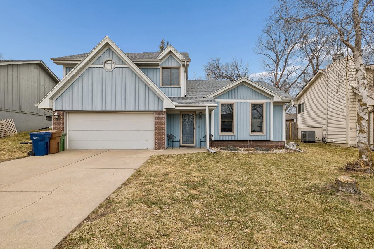 12910 S 29th Pl #NA - Photo 2 of 35