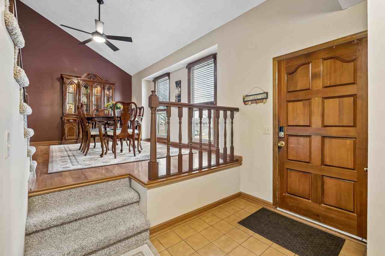 12910 S 29th Pl #NA - Photo 4 of 35