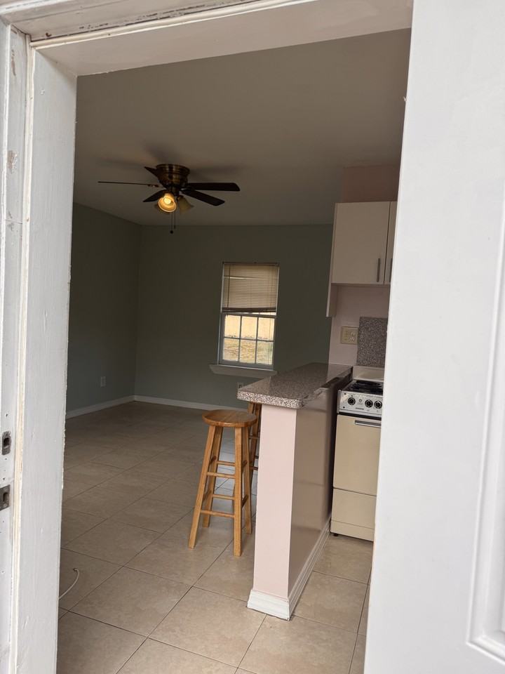 505 Foresteria Dr #2