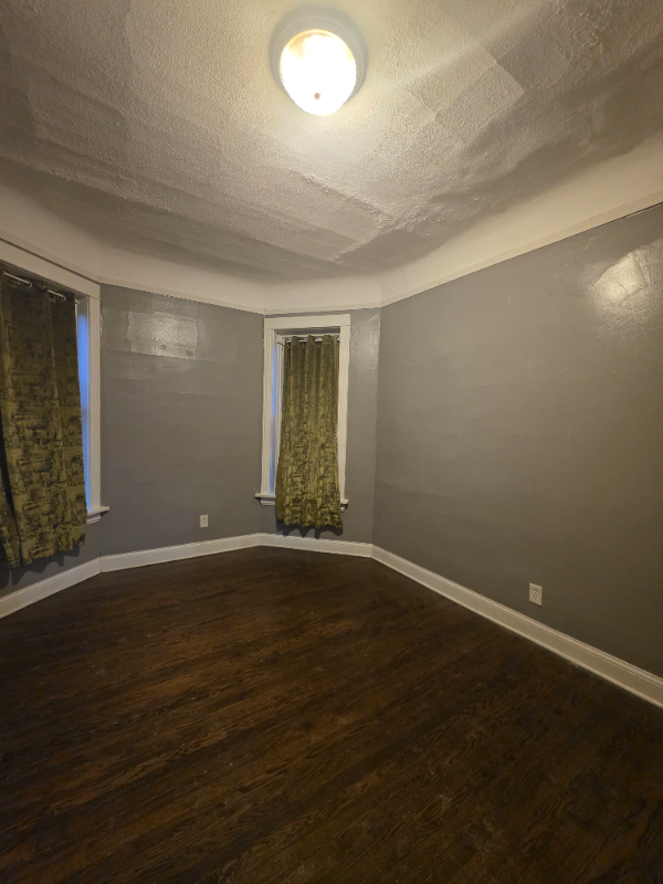 6643 S Ingleside Ave #1 - Photo 6 of 10