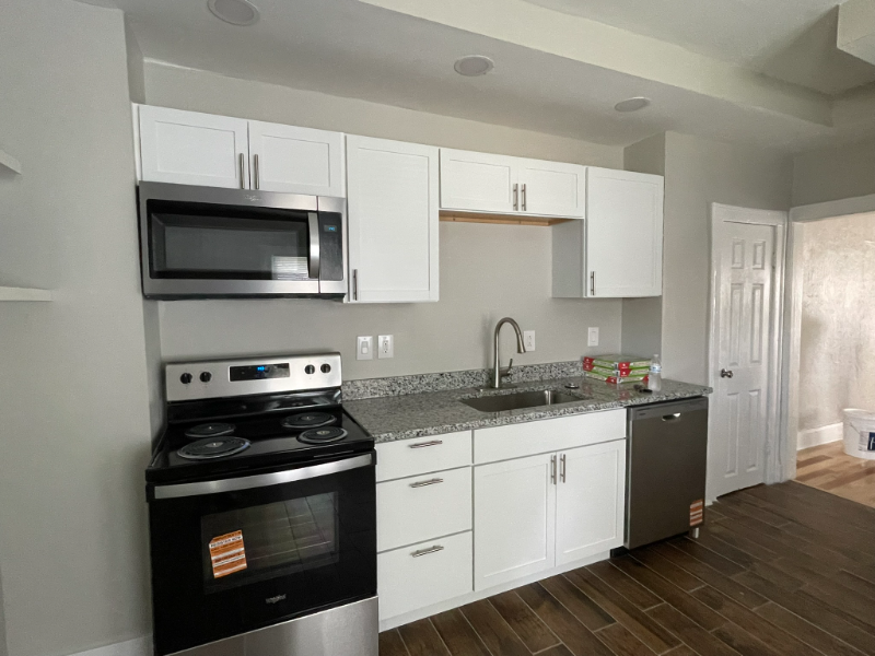 744 S 18th St - Photo 3 of 14