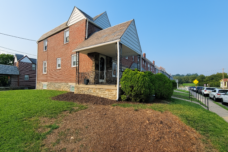 248 S Bayberry Ln - Photo 2 of 14