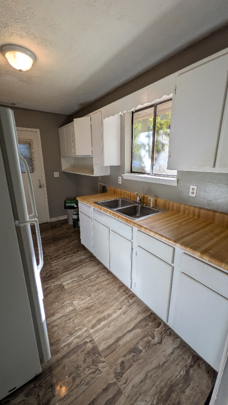 1534 Spender Dr - Photo 2 of 13