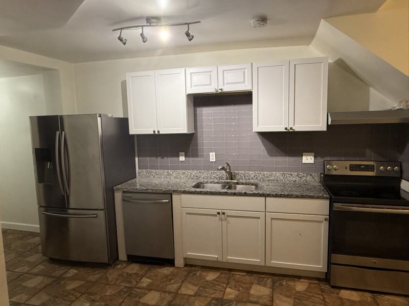 4312 4th St Nw #2 - Photo 3 of 10
