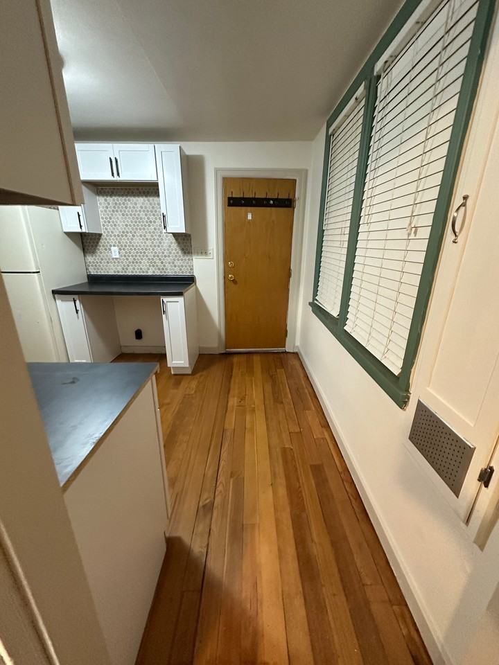 511 Main St #4 - Photo 3 of 17