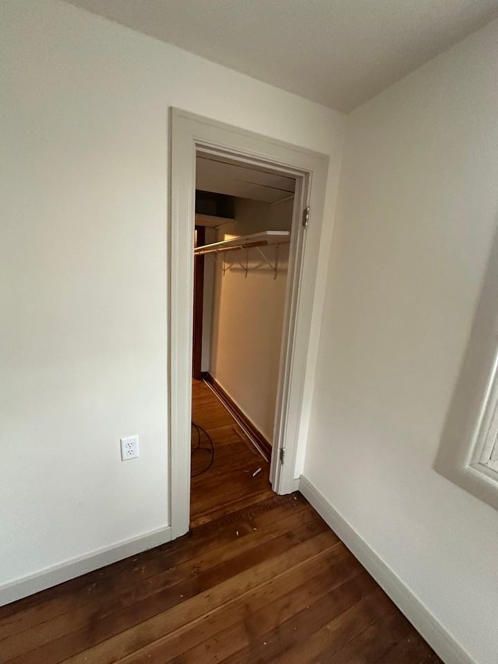 511 Main St #4 - Photo 5 of 17