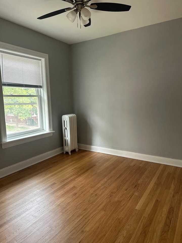 2416 N Kilbourn Ave #2422-2 - Photo 7 of 10