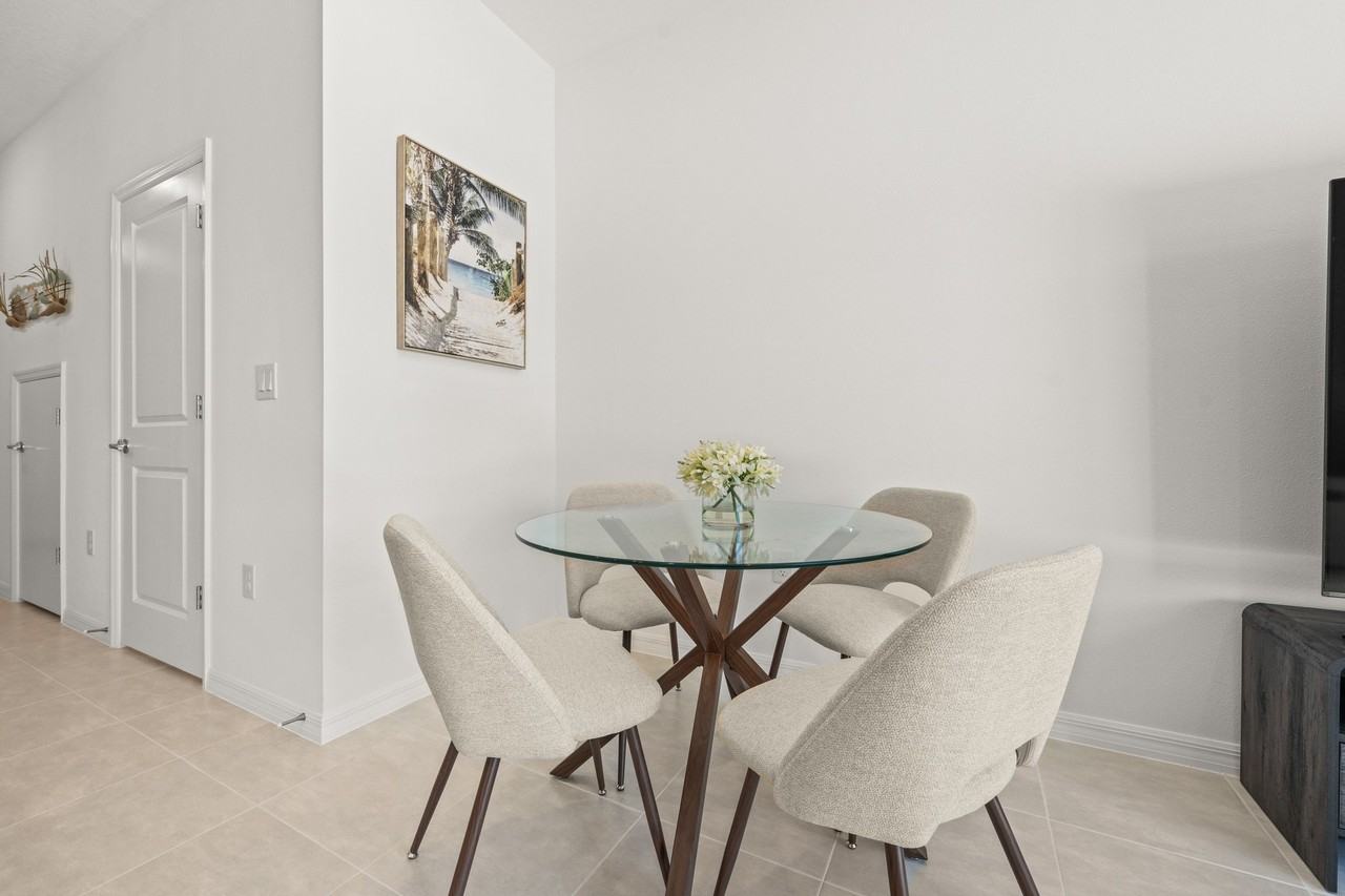5805 Biscotti St - Photo 4 of 31