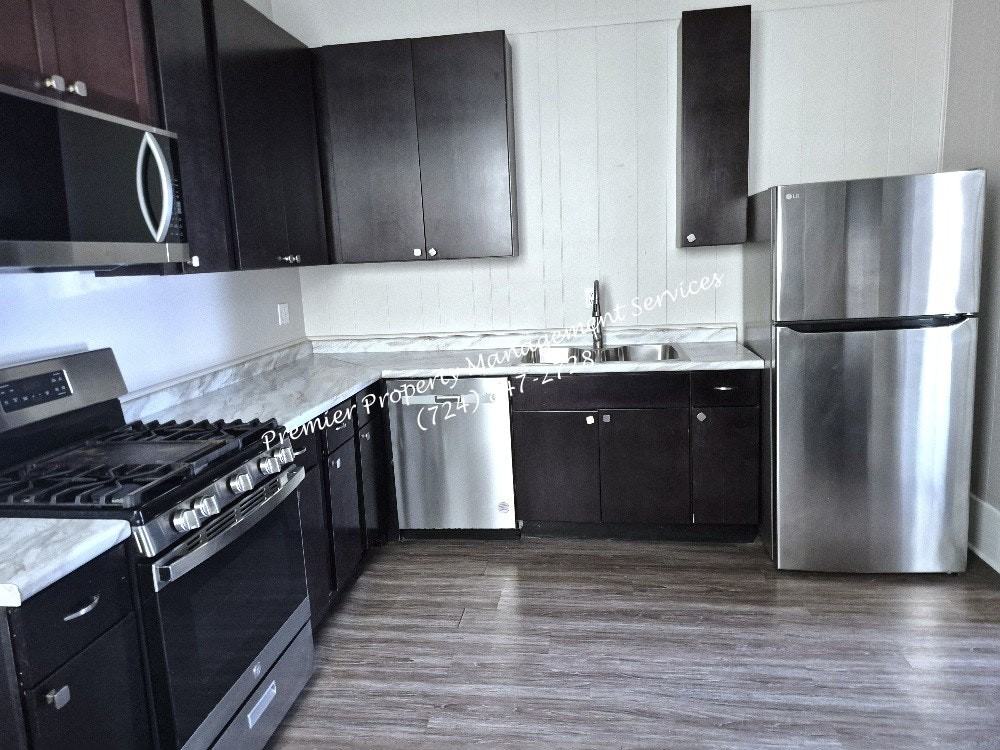 1525 3rd Avenue - Photo 3 of 16