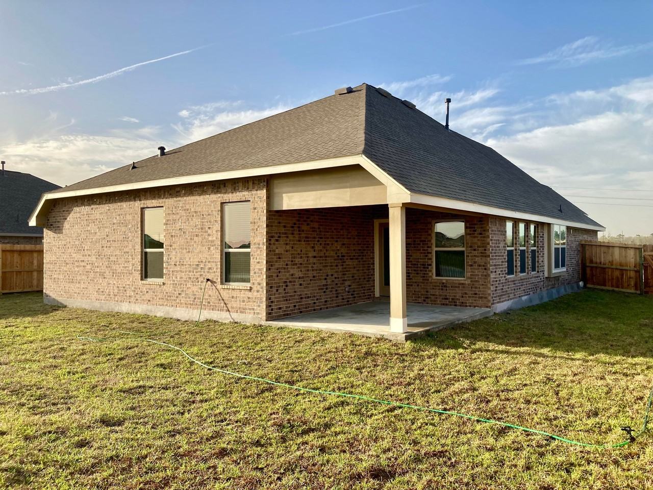 15334 Lake Front Dr - Photo 3 of 5