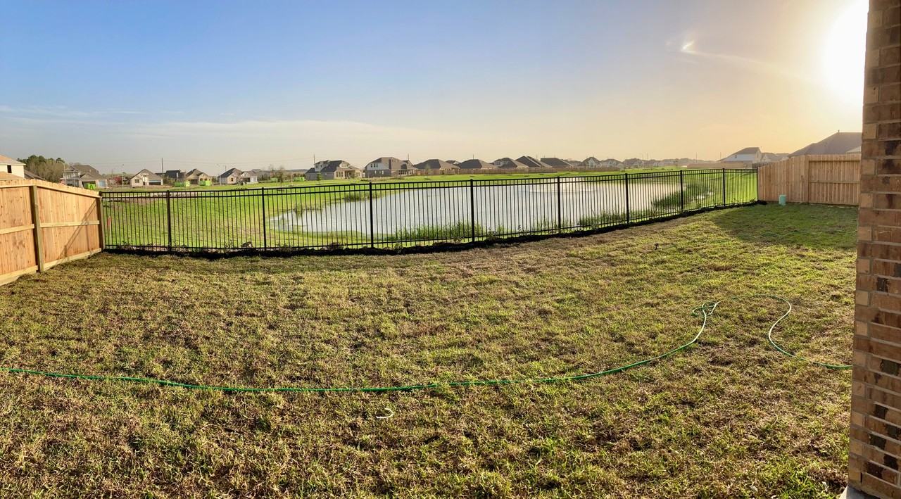 15334 Lake Front Dr - Photo 4 of 5