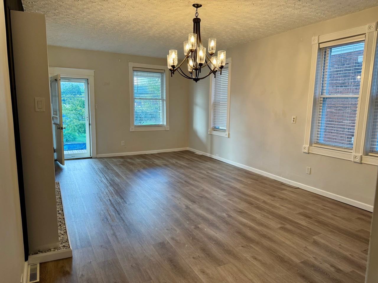 216 W Dauphin St - Photo 2 of 20