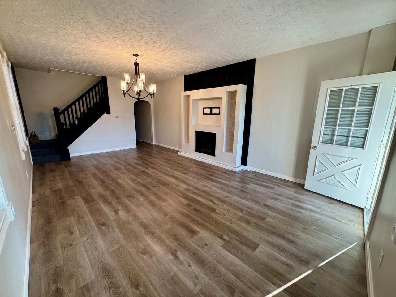 216 W Dauphin St - Photo 3 of 20