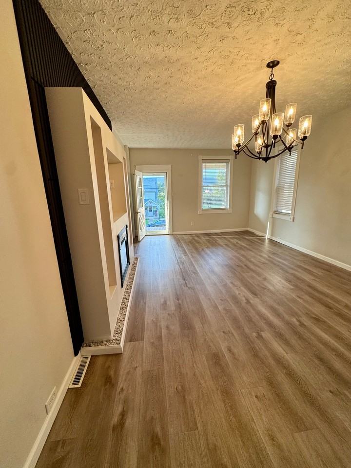 216 W Dauphin St - Photo 4 of 20