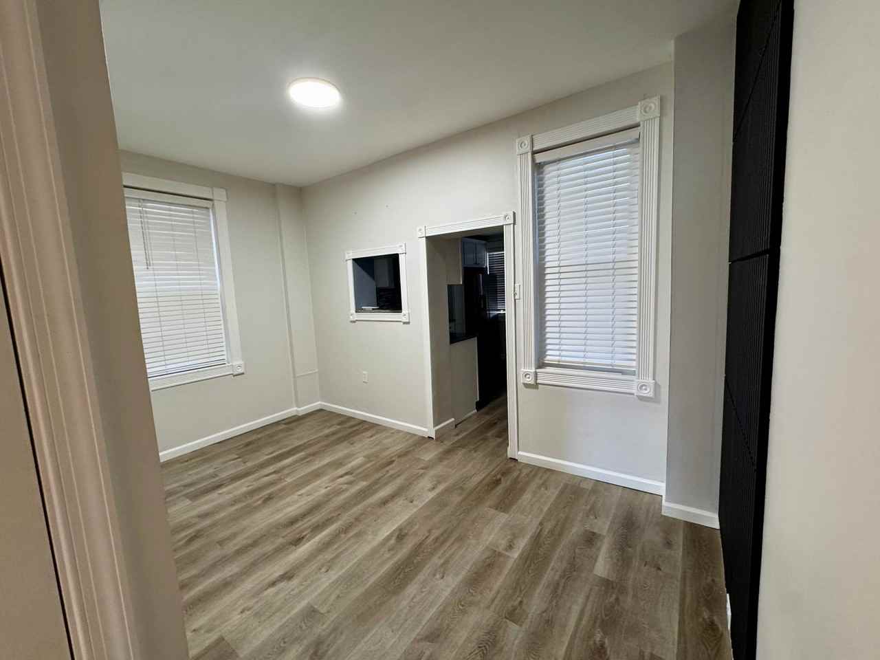 216 W Dauphin St - Photo 6 of 20
