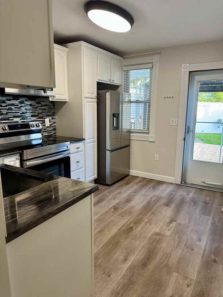 216 W Dauphin St - Photo 7 of 20