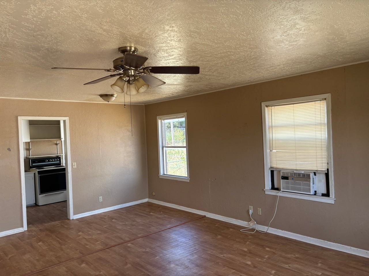 603 N 17th St - Photo 2 of 11