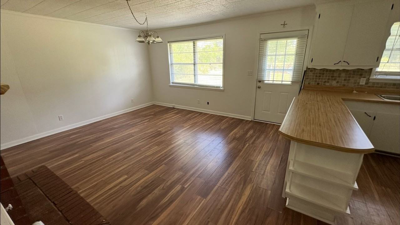 854 River Crest Rd - Photo 4 of 20
