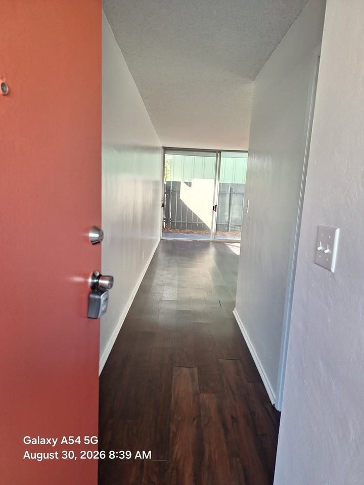 609 De La Vina St #8 - Photo 3 of 13