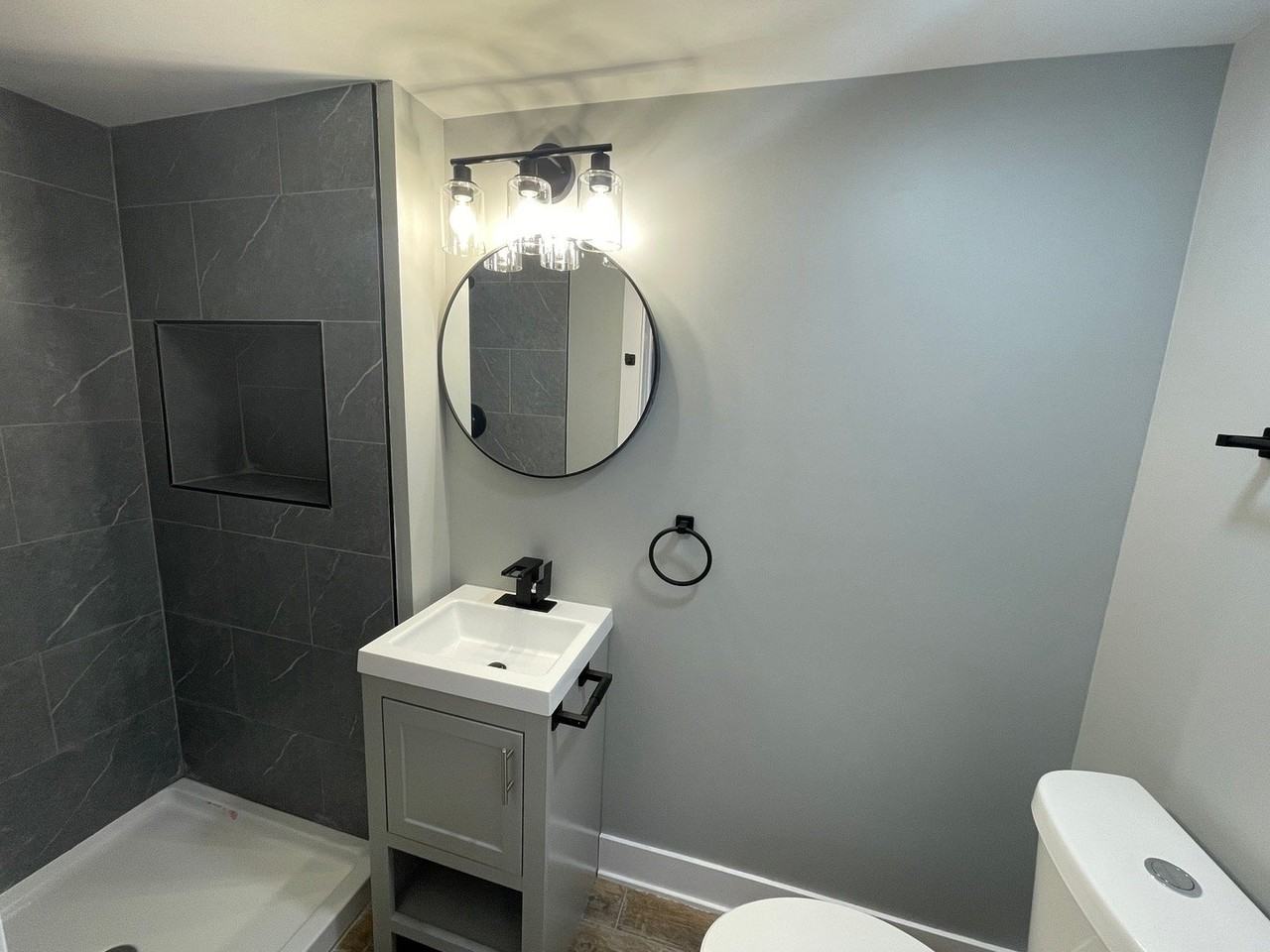 1607 S Hamlin Ave #BS - Photo 5 of 8