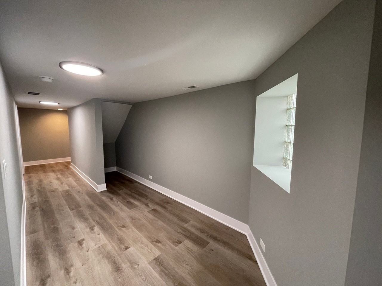 1607 S Hamlin Ave #BS - Photo 6 of 8