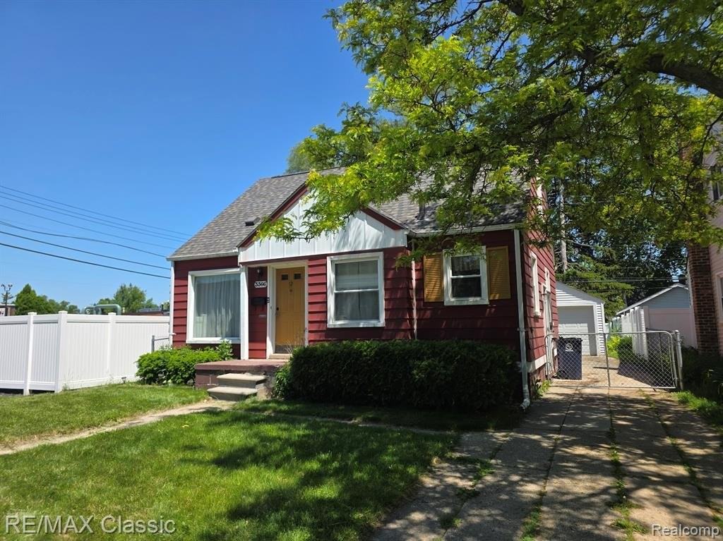 3366 Ellwood Ave - Photo 2 of 13