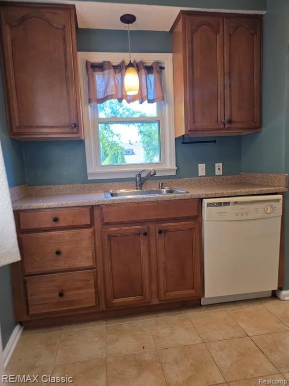 3366 Ellwood Ave - Photo 4 of 13