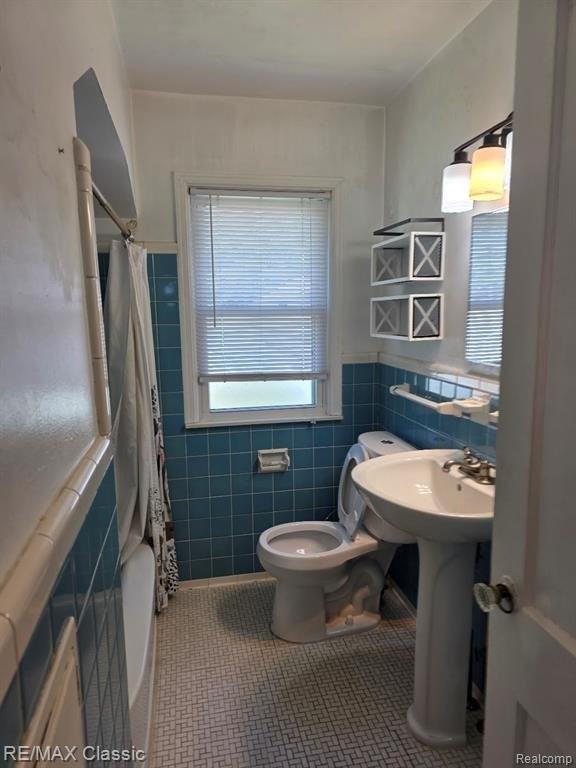 3366 Ellwood Ave - Photo 5 of 13