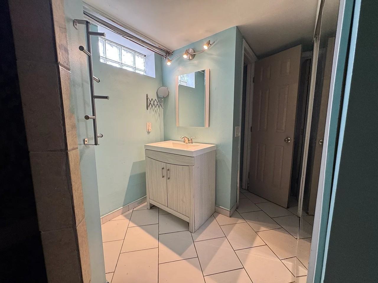 2747 Culbertson Ave - Photo 5 of 10