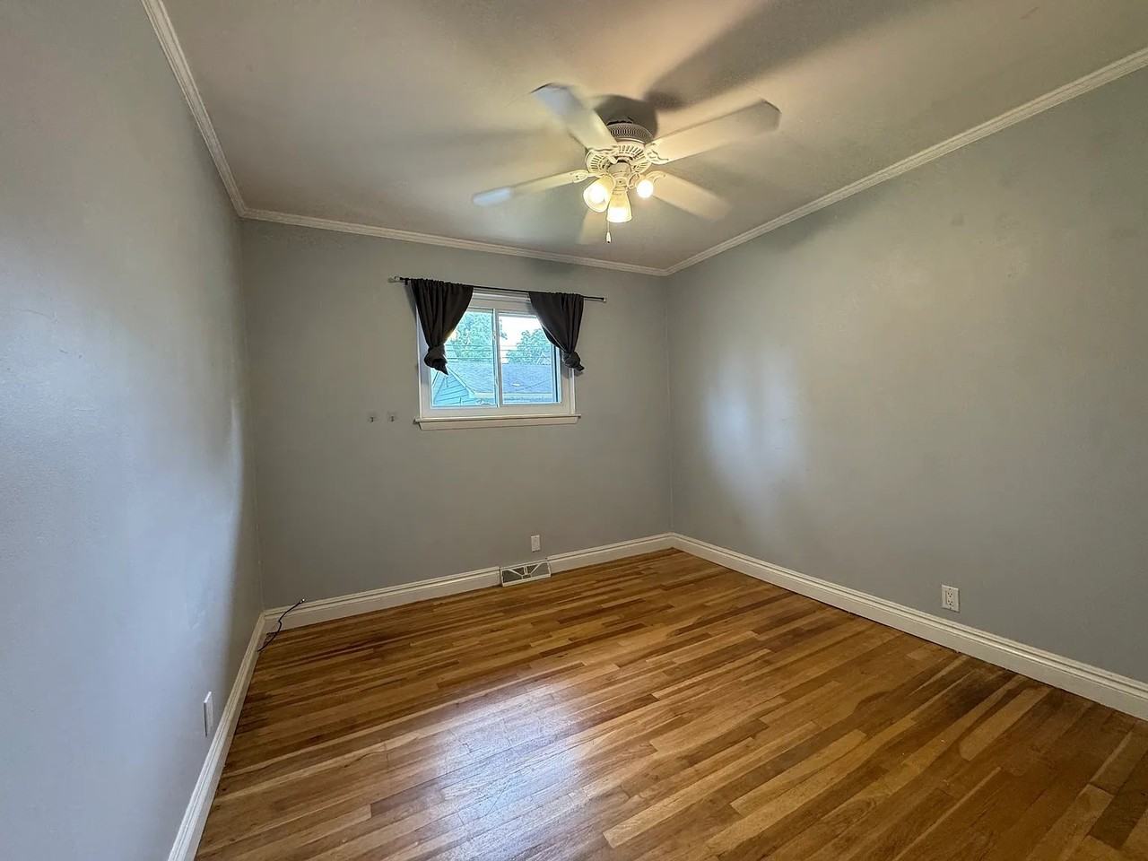 2747 Culbertson Ave - Photo 7 of 10