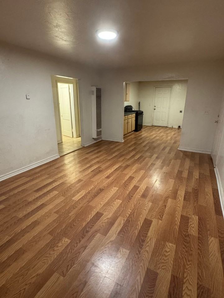 211 Sw 36th Ave - Photo 4 of 17
