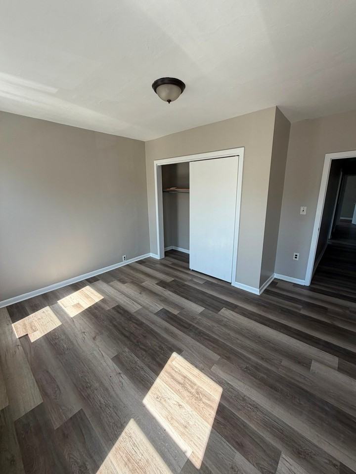 21 Wainwright Ave - Photo 6 of 16